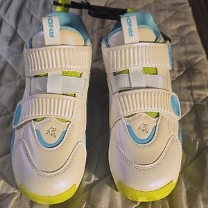(NWT)And1 White and Blue Sneakers with Chunky Design
